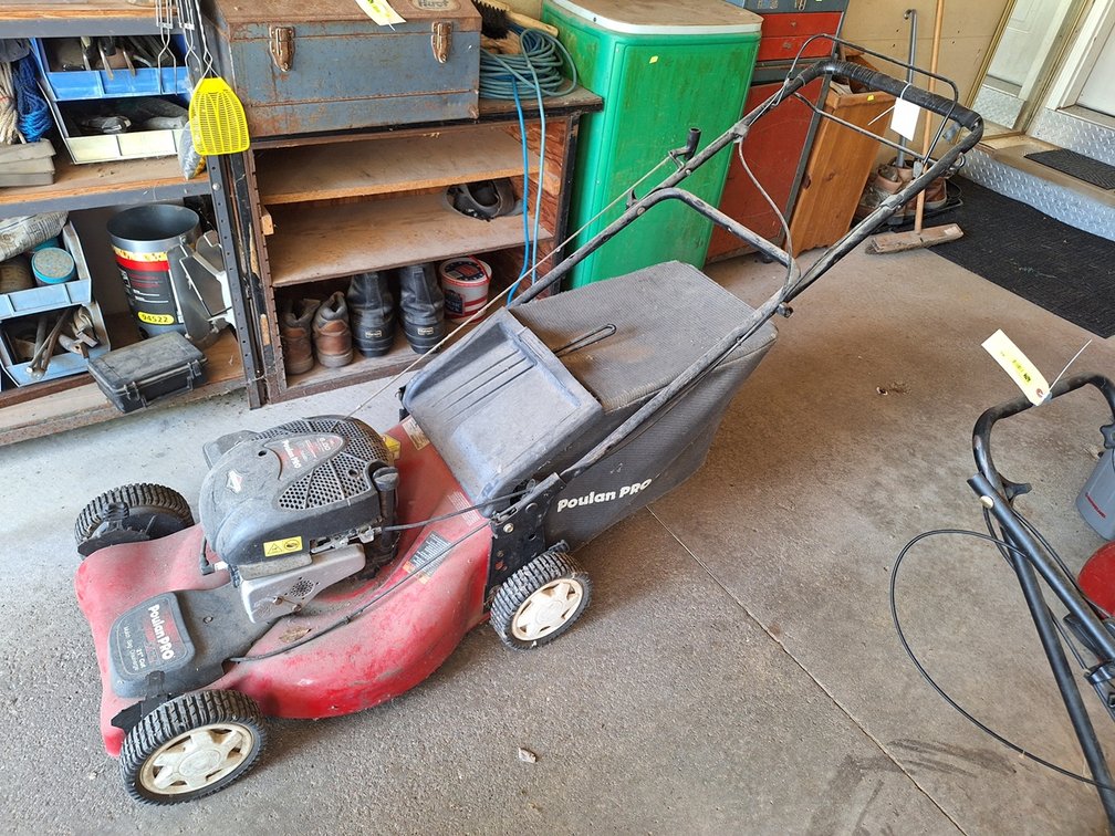 Poulan Pro 6 HP Self-Propelled Gas Mower with Bag