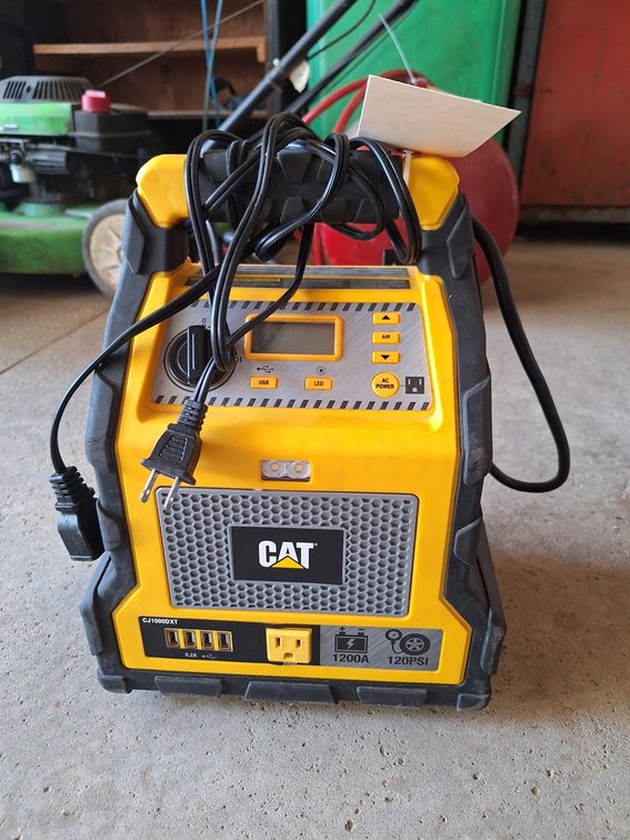 Cat 120 PSI 1200A Jump Box/Air Compressor
