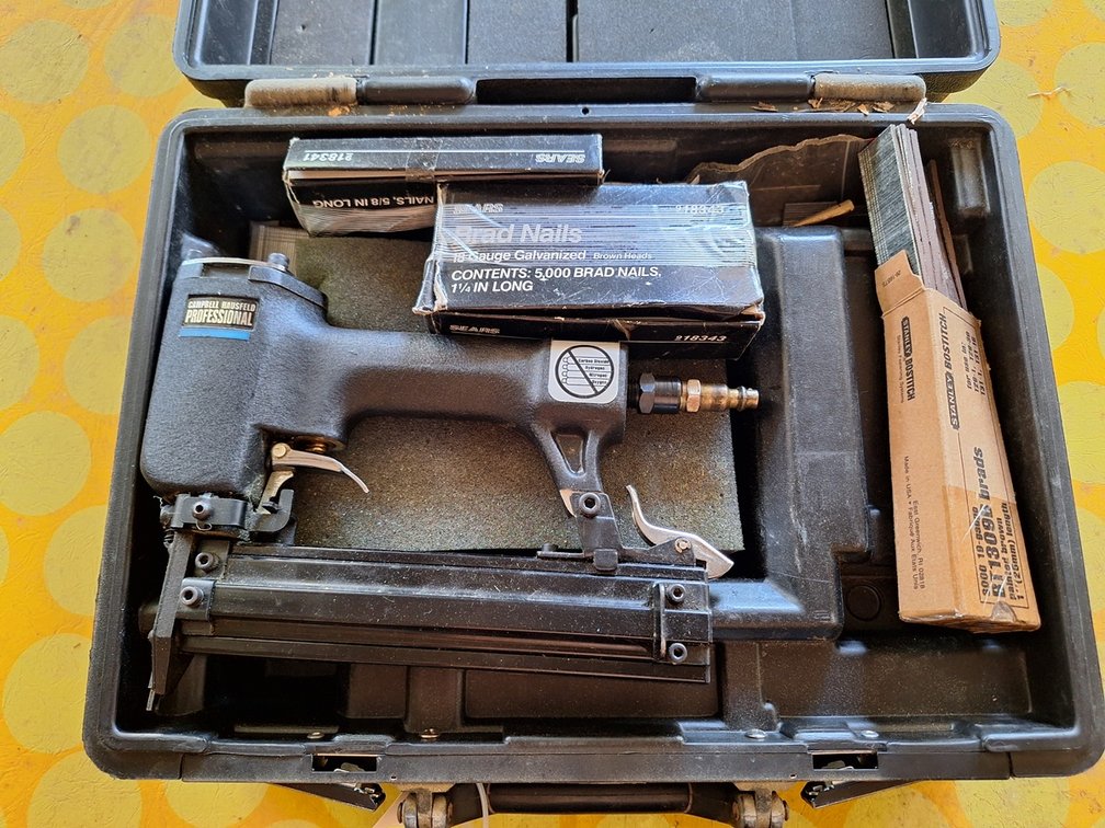 Campbell Hausfeld Pneumatic Stapler