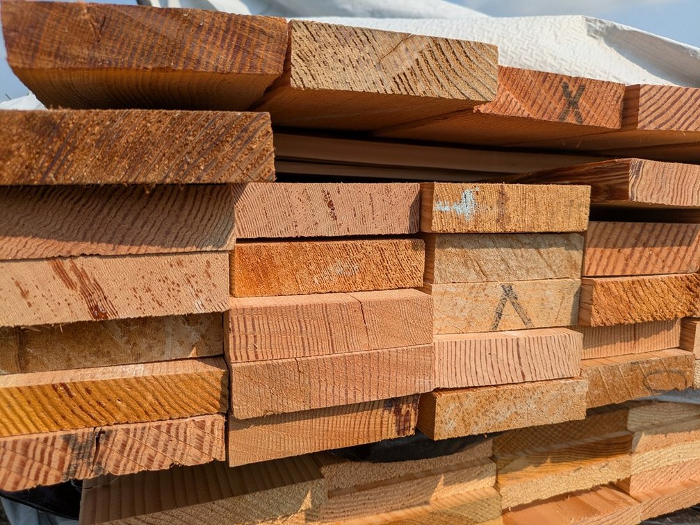 Douglas Fir 4/4"x4" Outs, Rough Full Sawn KD, 68 Pieces, 6' to 10' Lengths, 520 Linear Feet