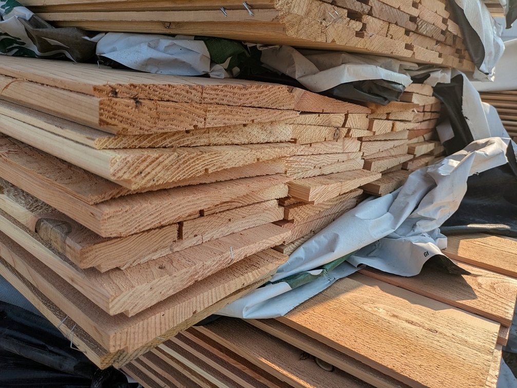 Western Red Cedar 1"x10" Utility Thick Butt Bevel KD R/L, 69 Pieces, 10' Lengths, 690 Linear Feet, 467 Sq. Ft.