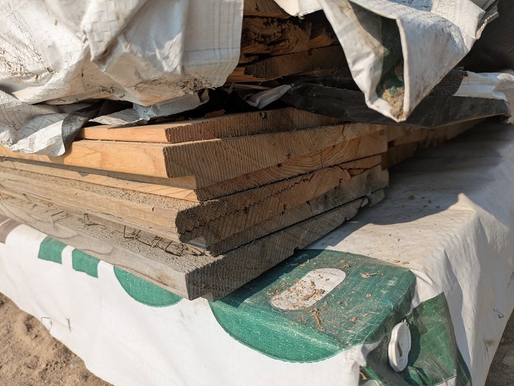 Western Red Cedar 1"x10" Utility Thick Butt Bevel KD R/L, 90 Pieces, 14' to 16' Lengths, 1428 Linear Feet, 966 Sq. Ft.