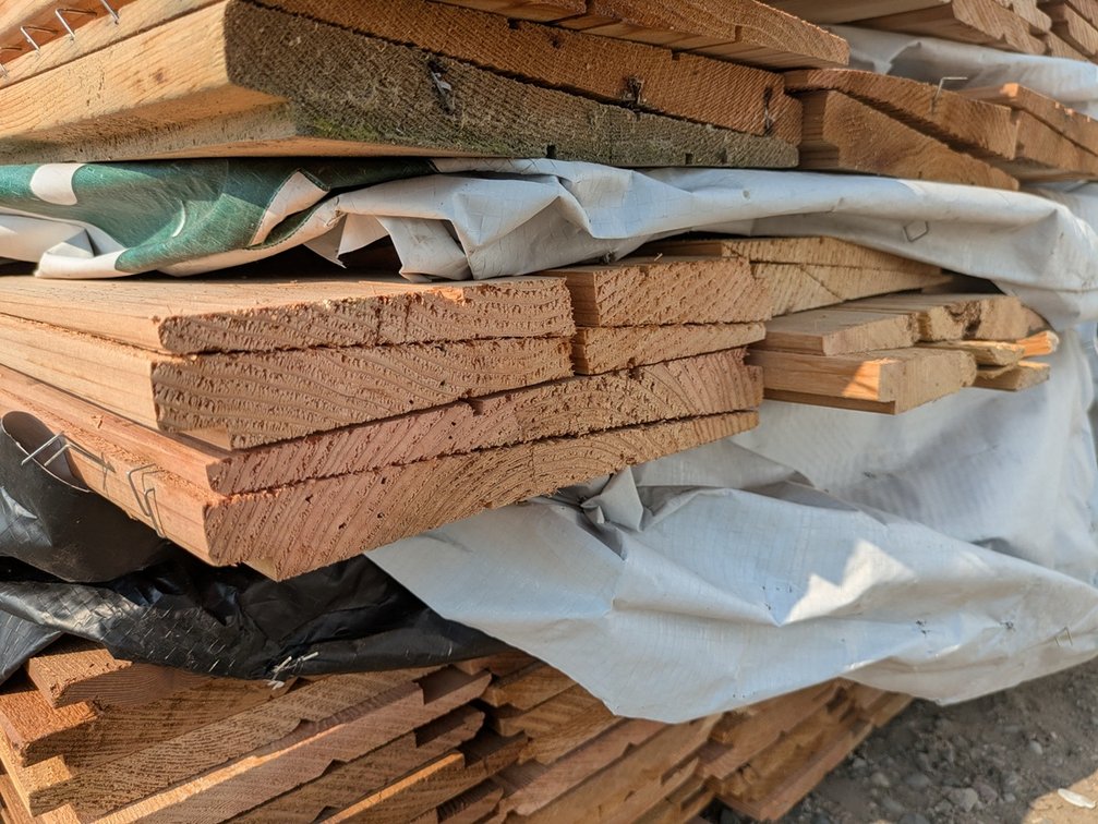 Western Red Cedar 1"x10" Utility Thick Butt Bevel KD R/L, 23 Pieces, 14' Lengths, 321 Linear Feet, 218 Sq. Ft.