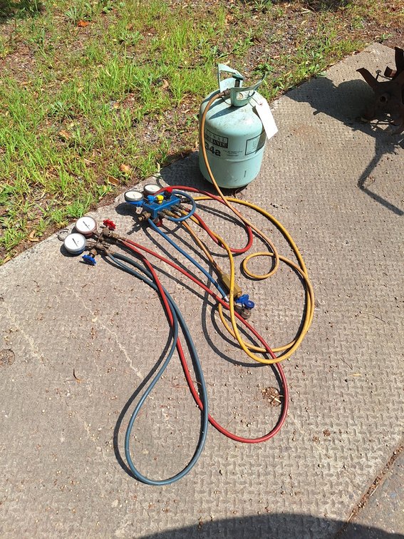 Automotive AC Service Kit, Gauges, Hoses and Recovery Tank