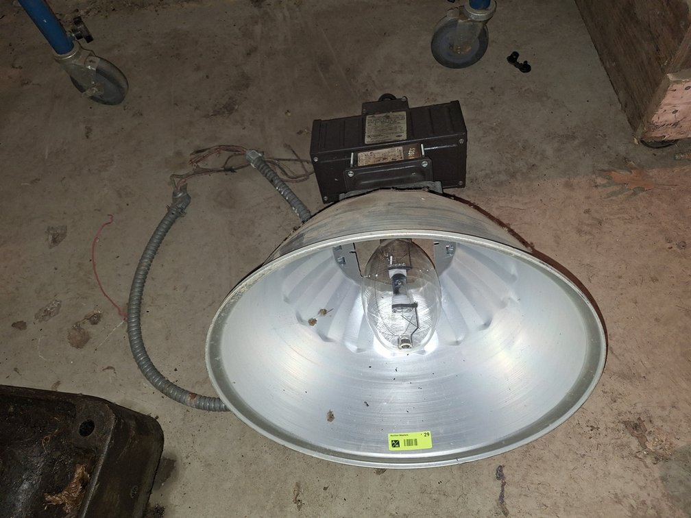 Cooper Lighting Floodlight, Cat. #MHSC-18M-400-MT