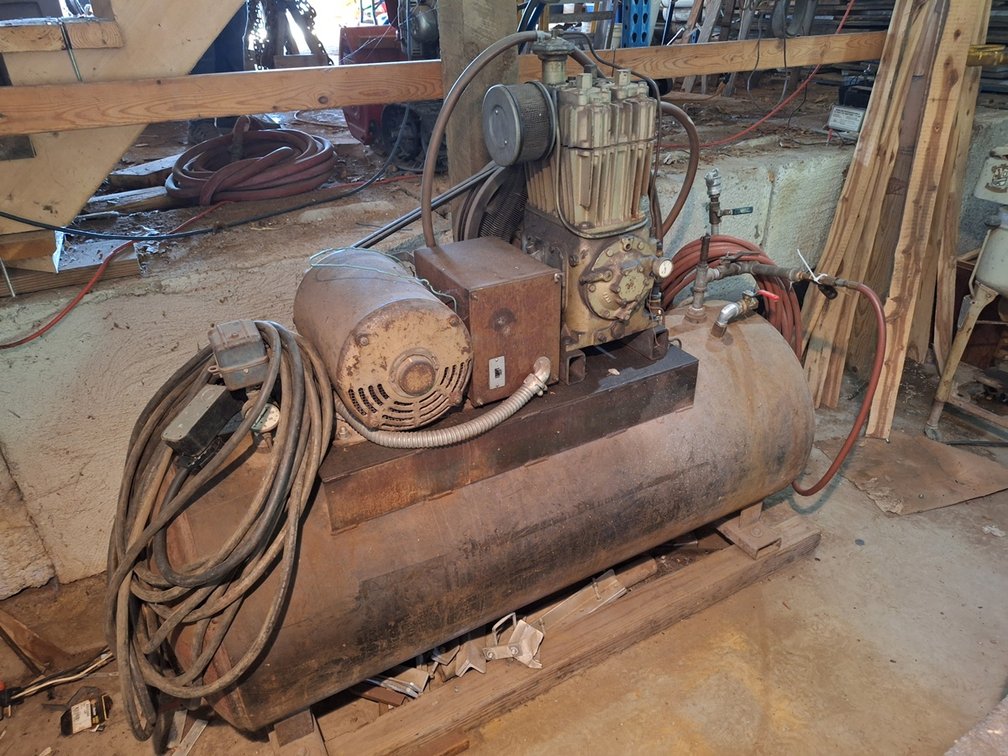 Commercial Grade Air Compressor, 220V