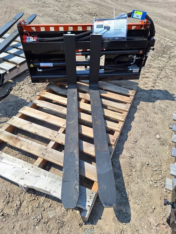 2026 Wolverine Adjustable Hydraulic Pallet Forks, Model PFA-11-3300G, Unused