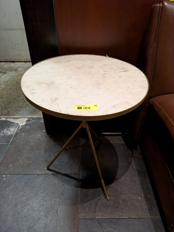 Round Accent Table, 18"x21"