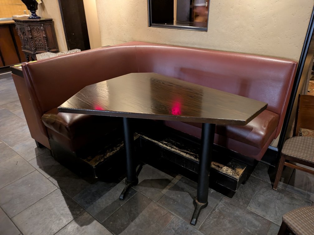 High Top Booth Assembly, 60"x94" Footprint, 41" H