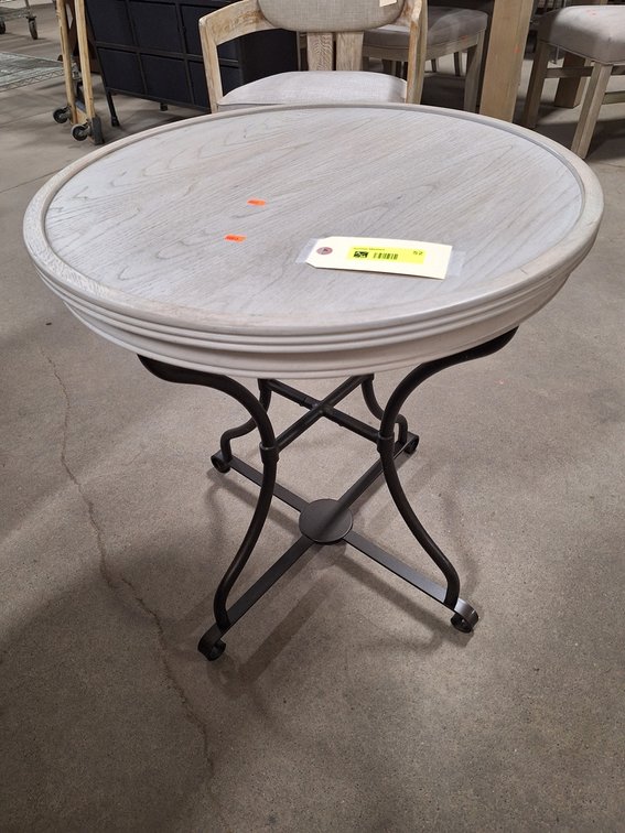 Universal Furniture Wood End Table, 24"x24"x28"