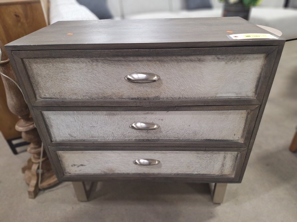 Crestview 3 Drawer Chest, 32"x16"x32"