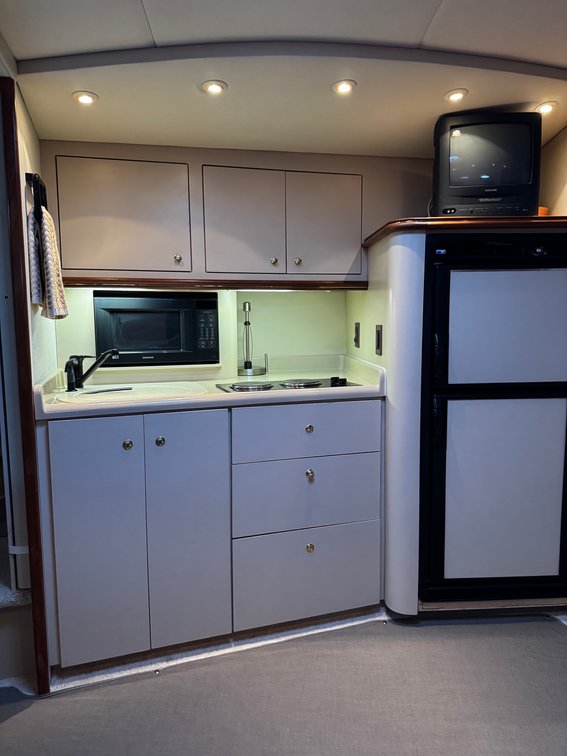 Image for 1999 Cruisers Yacht 3870 Express
