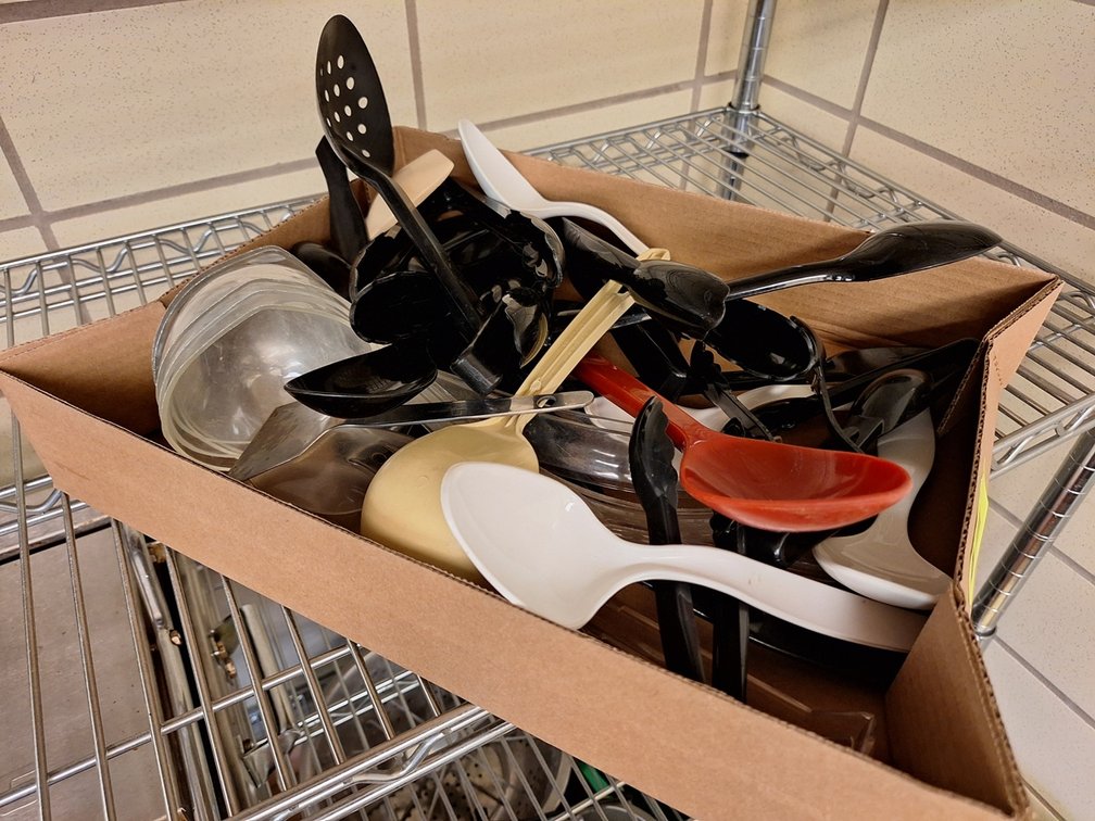 Assorted Kitchen Utensils