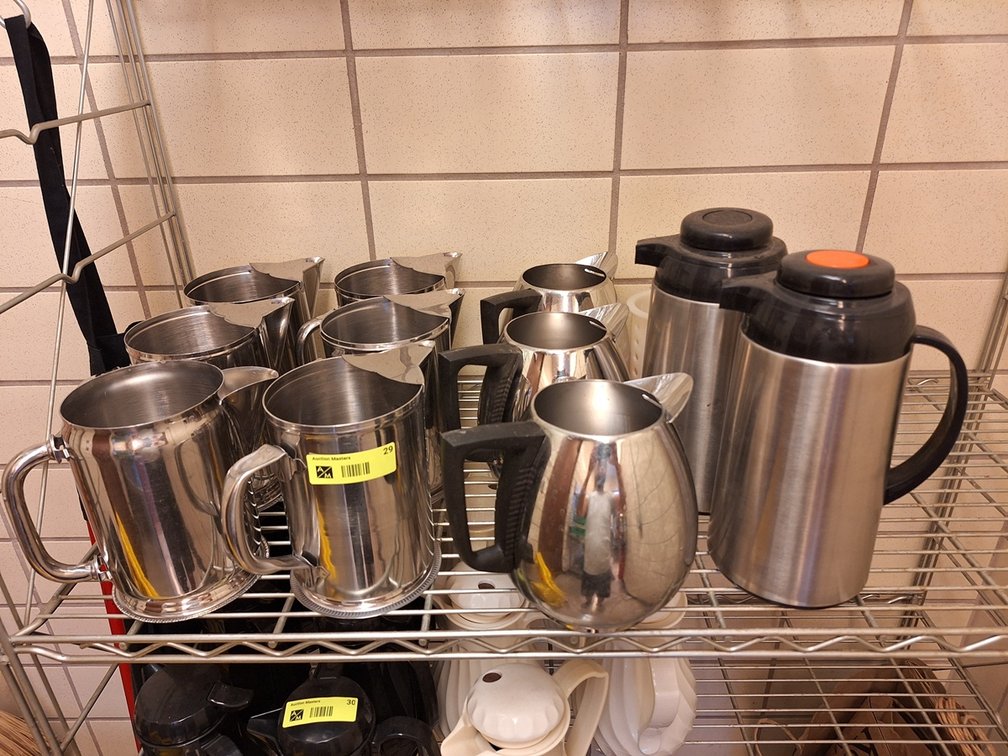 9 SS Pitchers, 2 Coffee Servers
