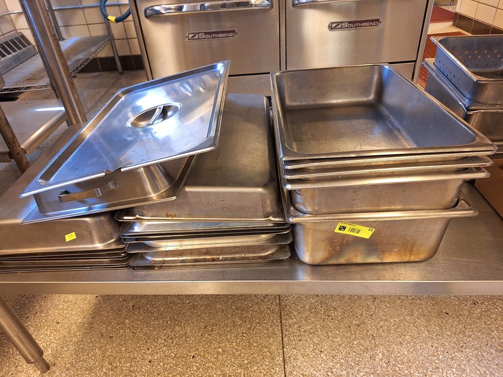 17 SS Full Pans with Lids