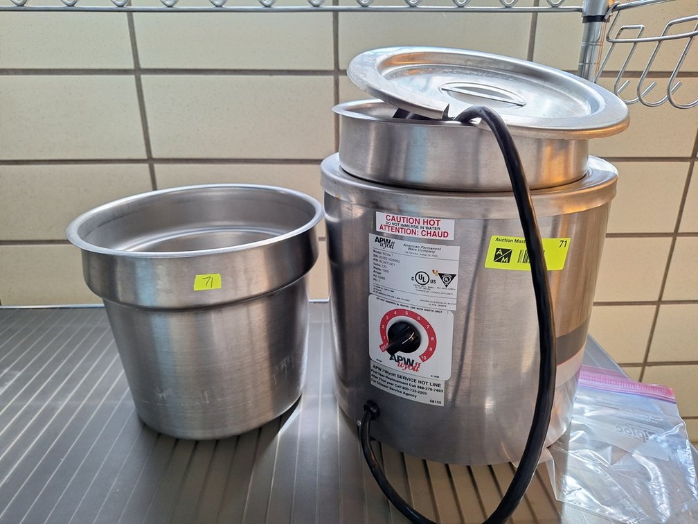 APW Wyott Classic Cook & Serve with 2 Inserts and Lid, Model: RCW-7