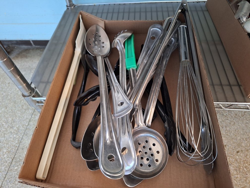 Assorted Utensils