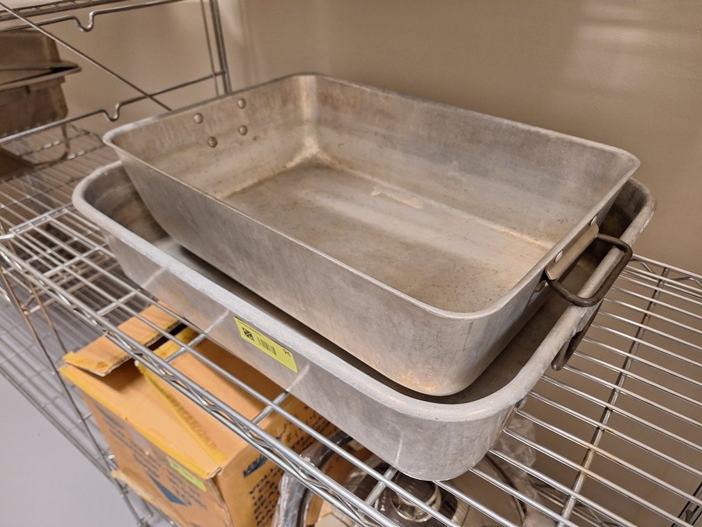 2 Aluminum Baking Pans