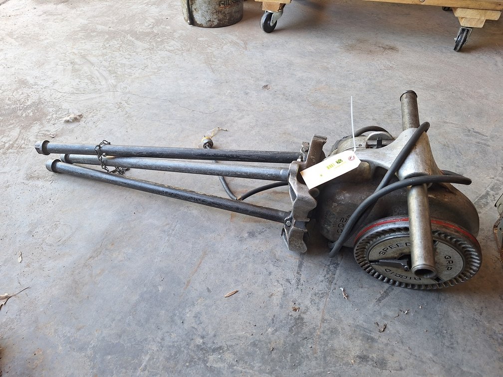 Ridgid 200 Pipe Threader with Tripod Stand