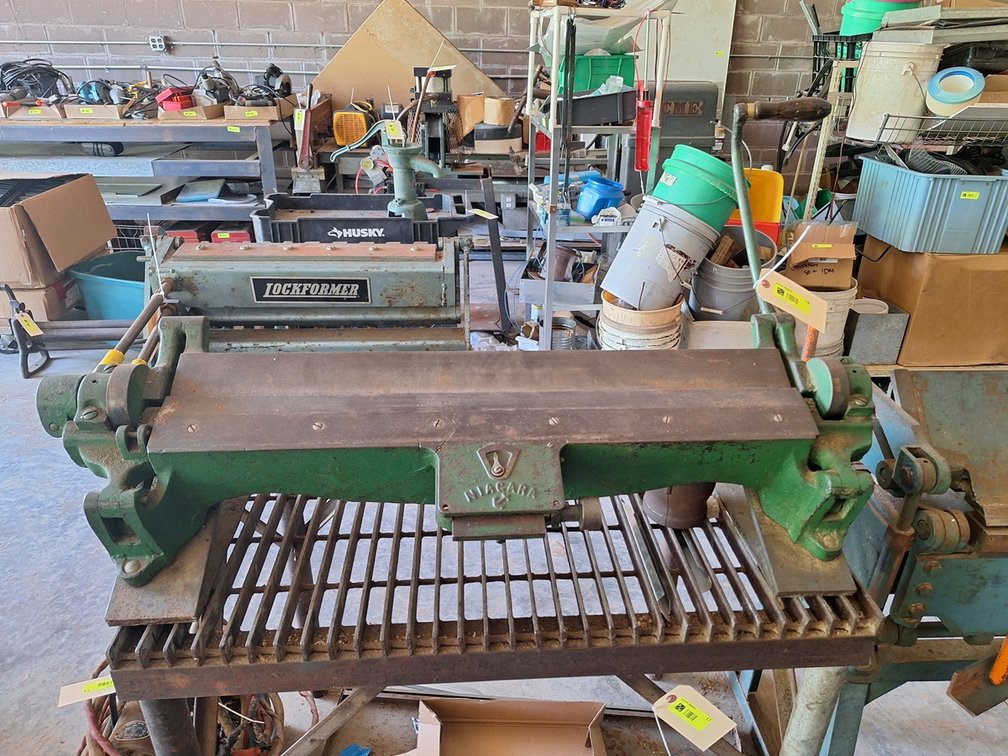 Niagara Sheet Metal Bending Machine, 30"