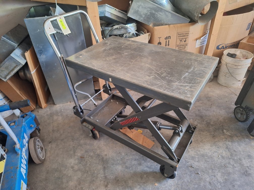 Haul Master Hydraulic Lift Table on Wheels, 1000 lb. Capacity, 32"x20