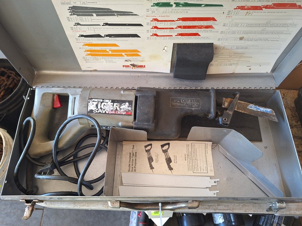Porter Cable Tiger Saw with Case