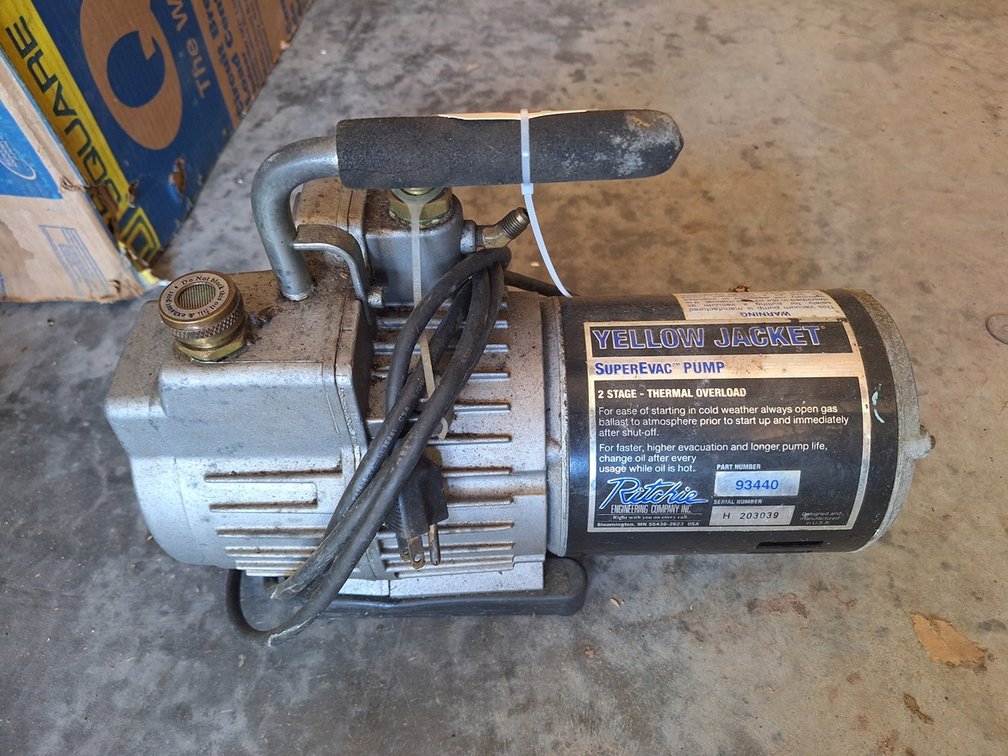 Yellow Jacket Super-E-Vac Pump, Part #: 93440