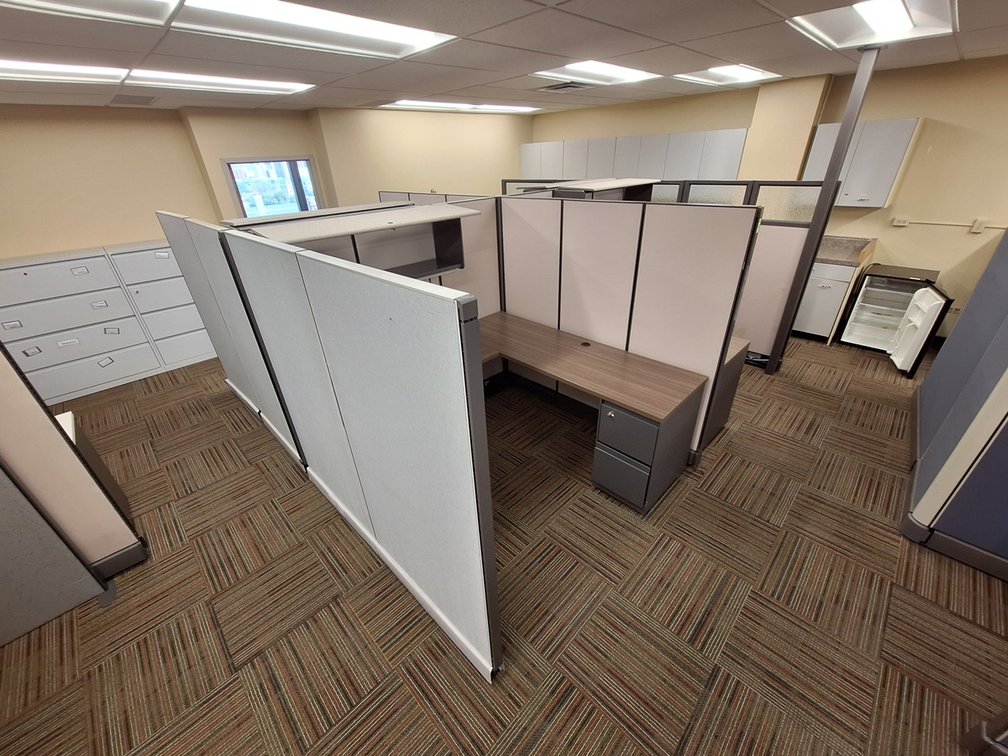 4 Workspace Cubicle System, 6'x6' Workspaces, 67" Walls, L-Shaped Desks