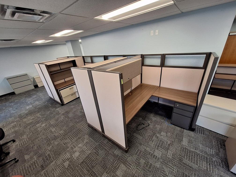 4 Workspace Cubicle System, 6'x6' Workspace, 67" Walls, All with Desks and Cabinets