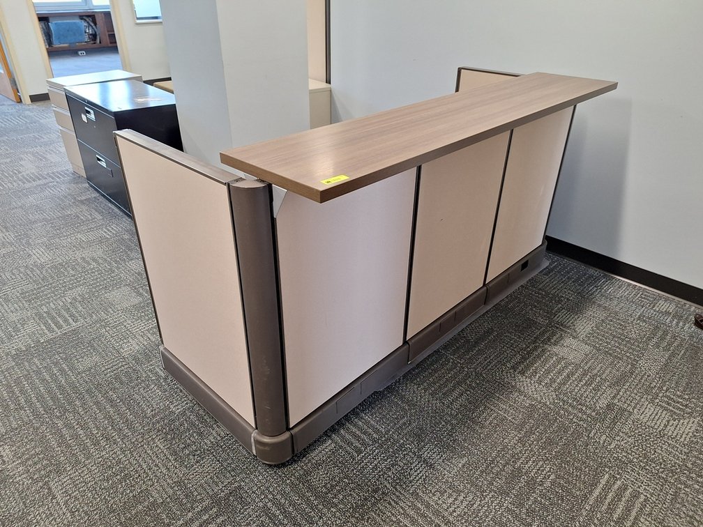 Reception Desk, 78"x36"x41"