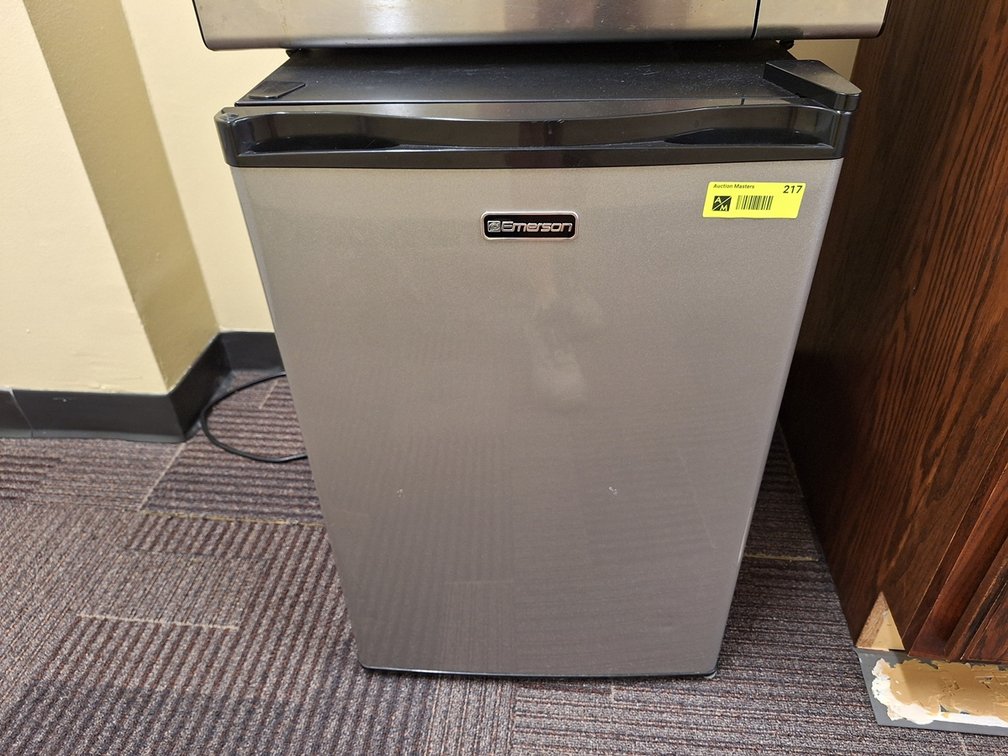 Emerson Mini Fridge, 26"