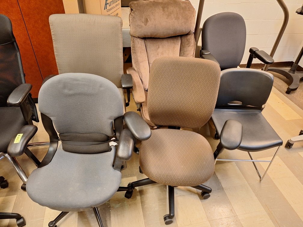 6 Rolling Office Chairs