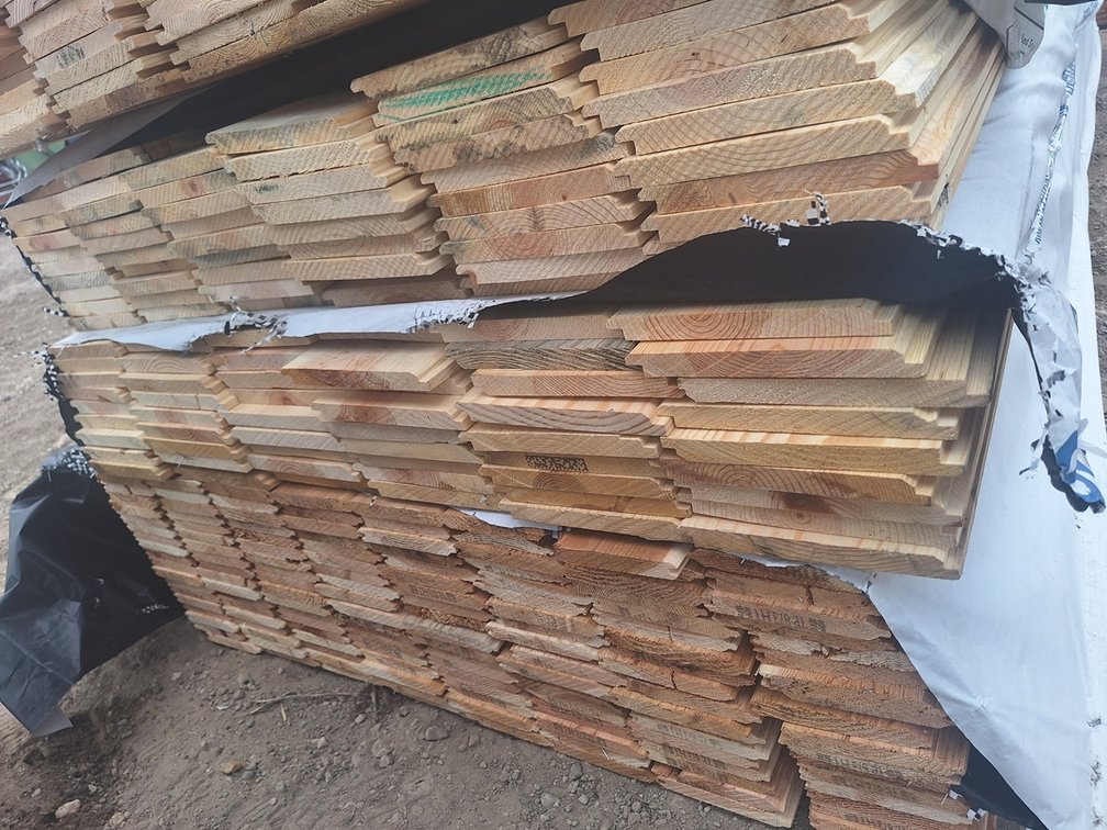 Pine 1"x8" Utility, 1/8" Nickel Gap WP11, 10' to 12' Lengths, 693 Linear Feet, 404 Sq. Ft.