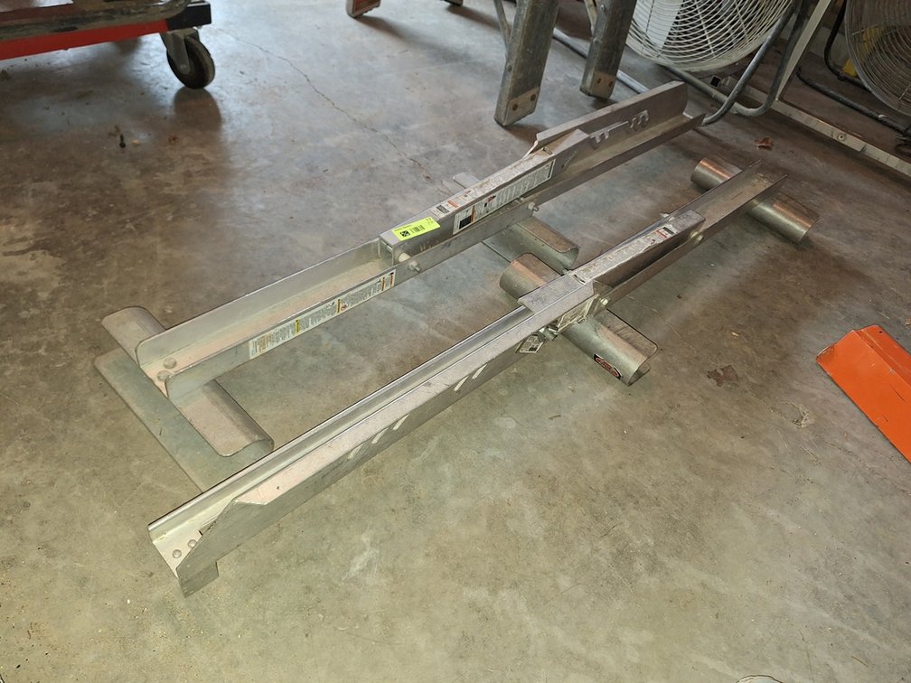 2 Aluminum Ladder Jacks