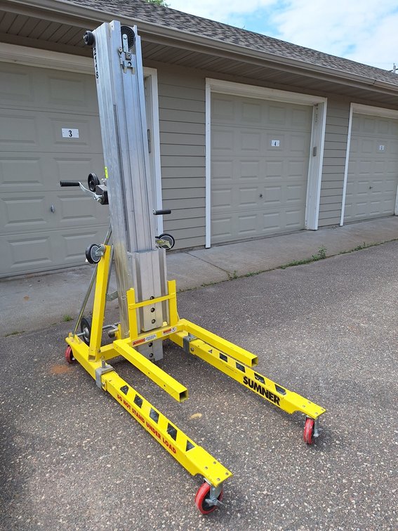 Sumner 2118 Material Hoist, up to 18'4", Serial 27341