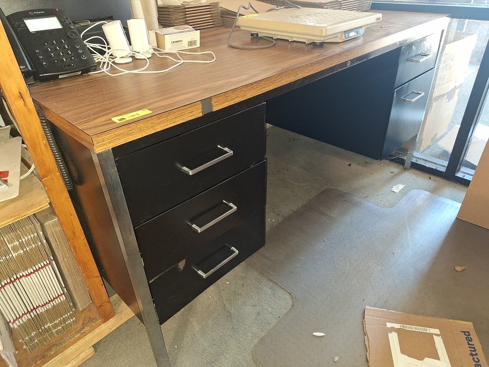 Wood/Metal Desk, 60"x36"x28"