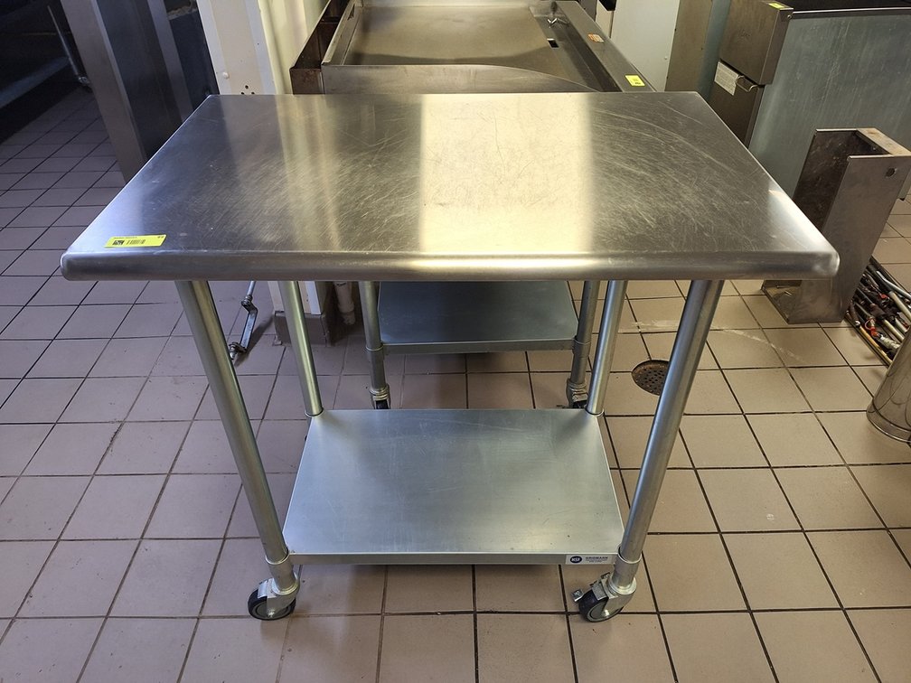 Gridmann SS Prep Table on Wheels with Undershelf, 36"x24"x39"
