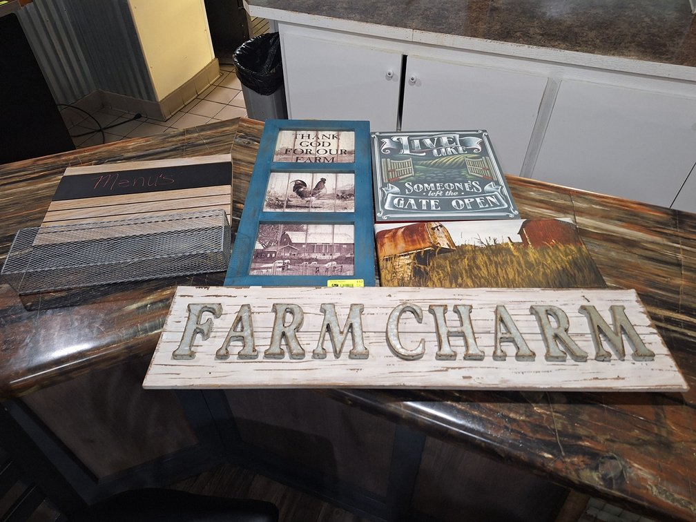 5 Assorted Wall Decor