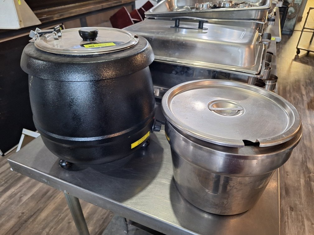Electric Soup Warmer with Extra Insert and 2 Lids