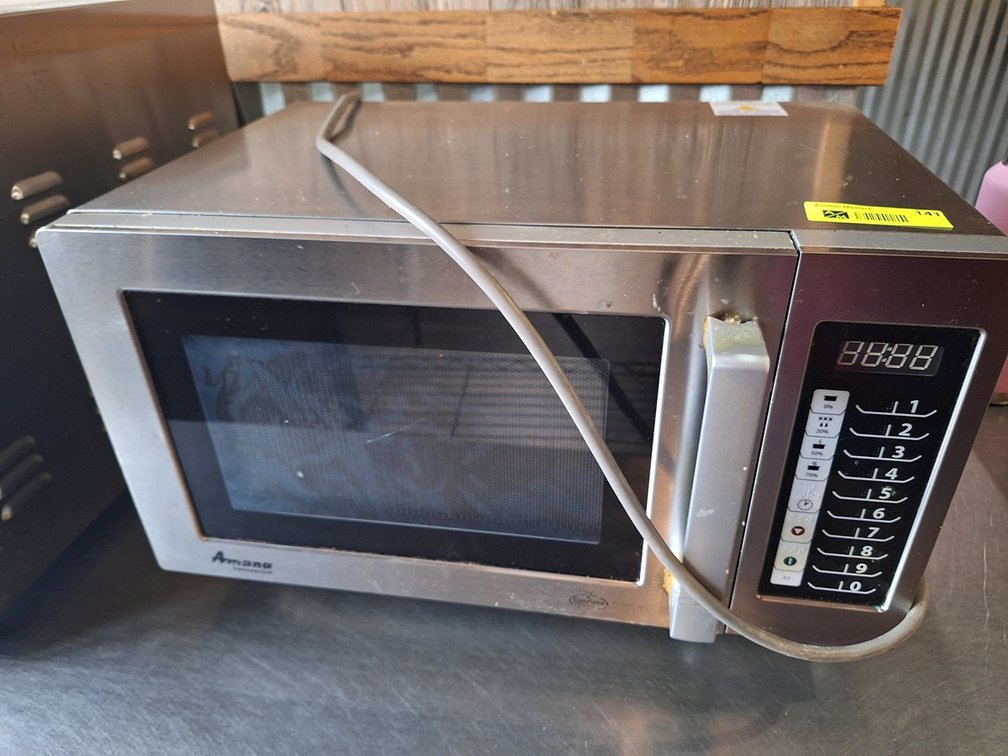 AMANA Commercial Microwave