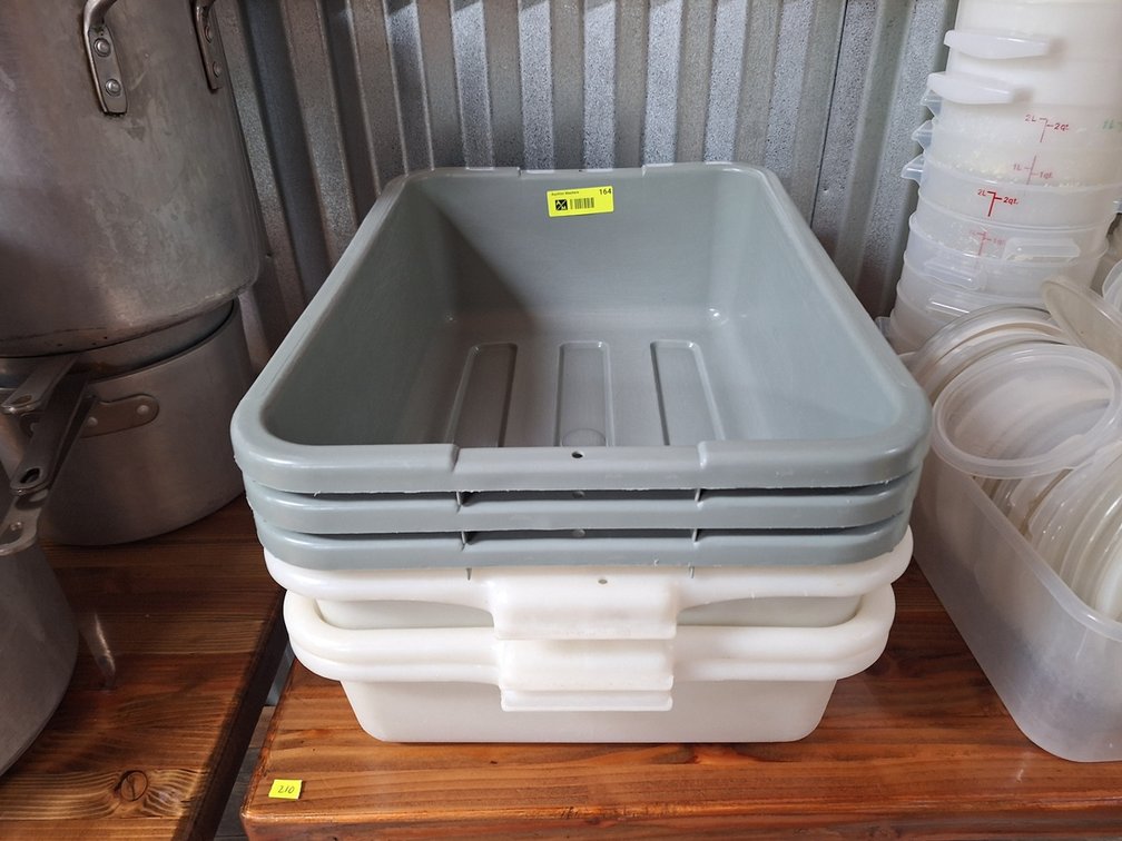 6 Poly Dish Tubs