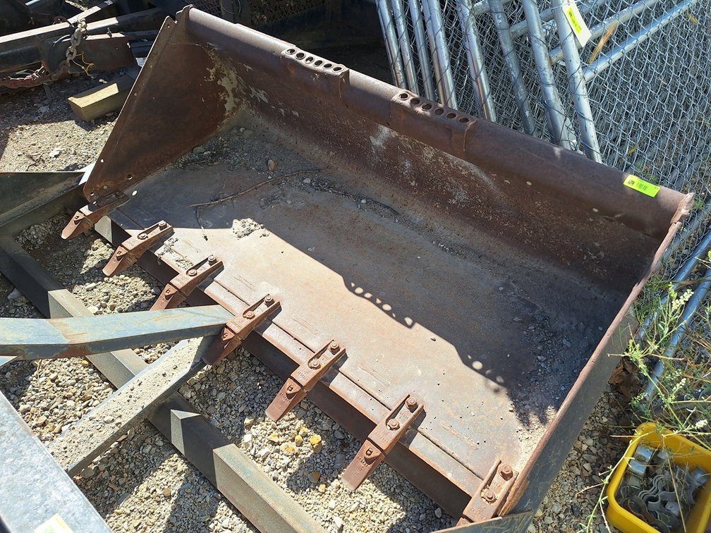Bobcat/Skid 67" Bucket