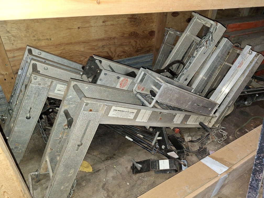 Aluma Pole Pro-Trim Pump Jacks, 4 Jacks, 4 Posts (2 - 22' and 2 - 12')