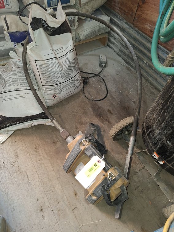 Wyco 995 Concrete Vibrator, 8' Wand