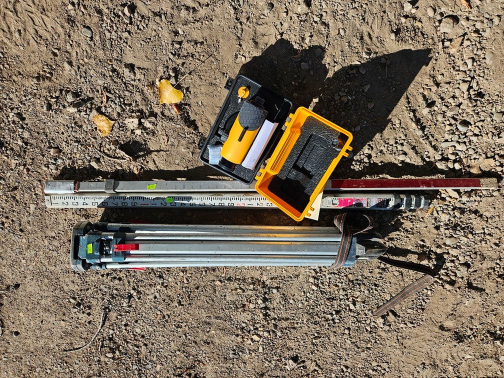 CST Berger Automatic Level, Stand and Story Pole