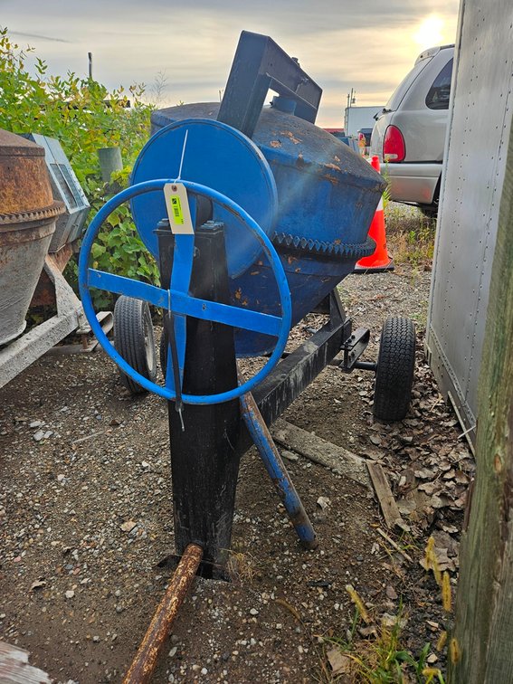 Trailered Concrete Mixer, Honda 9 HP Gas Motor