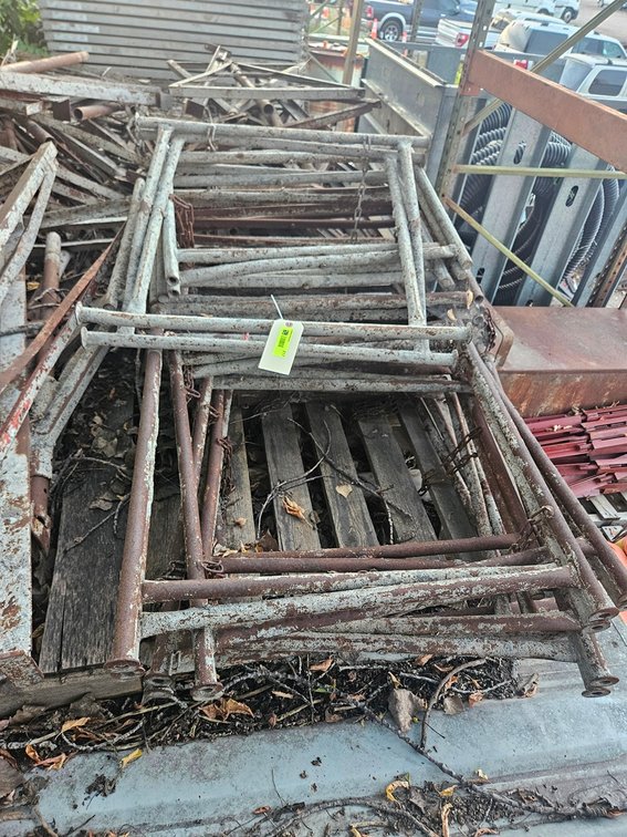 Pallet Mud Tray Stands