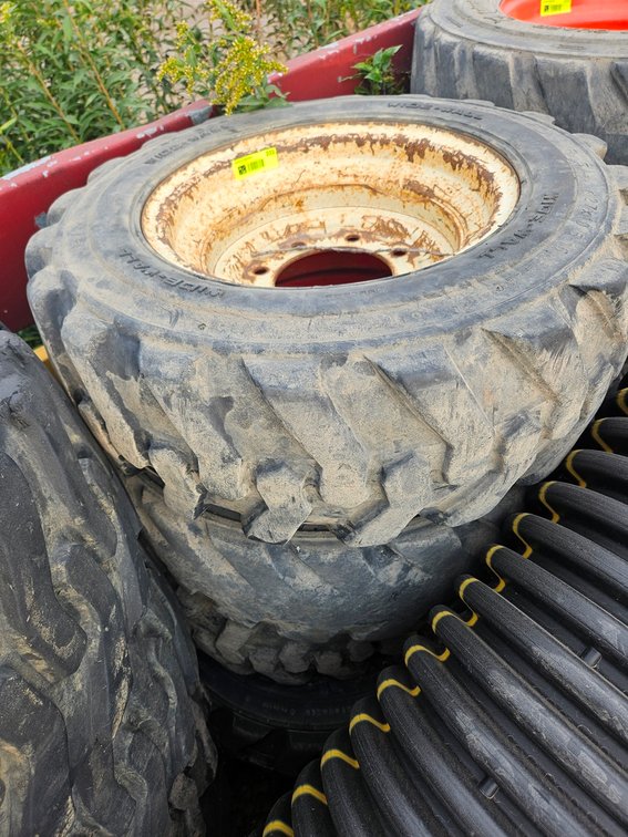 4 Bobcat Tires, 15"
