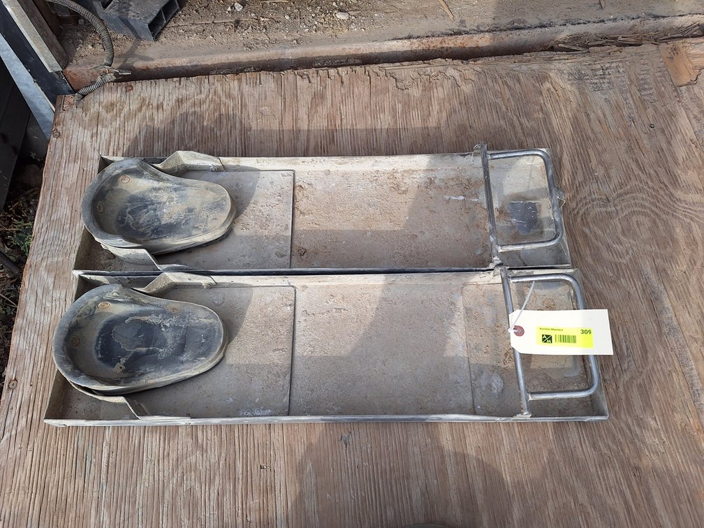 2 Marshalltown Concrete Kneelers