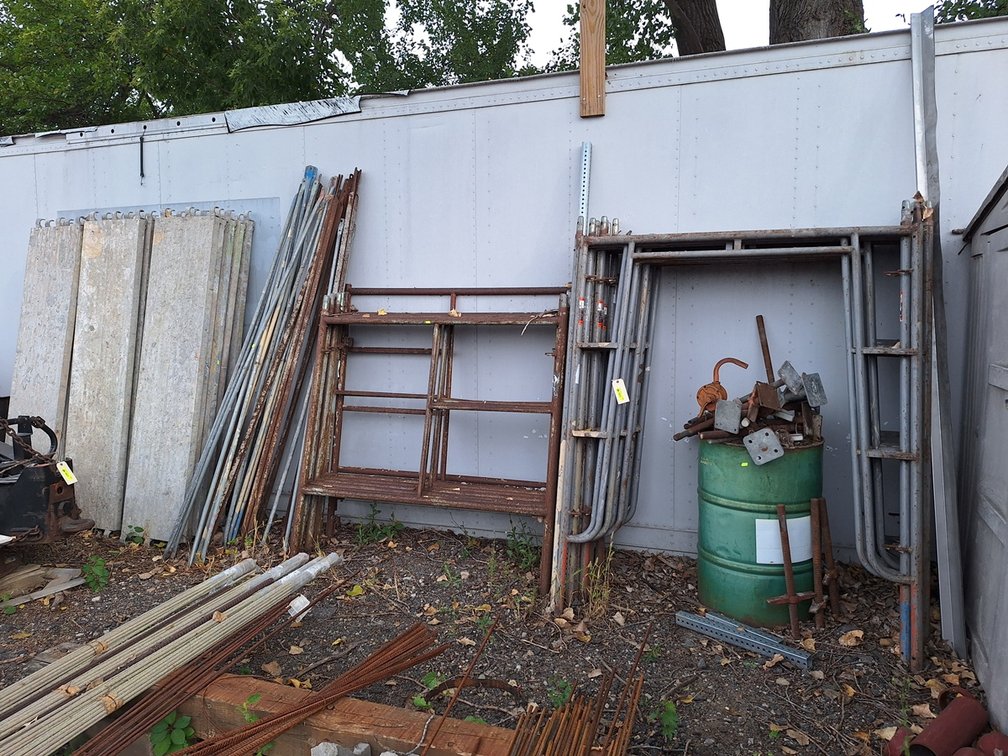 Scaffolding: 10 Walk-Thru Uprights 5'x6', 8 Uprights 5'x5', 15 Aluminum Planks 81"x19", Assorted Cross Braces, Feet Levelers